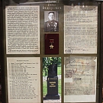 Специальный стенд открыли в военном музее «Оружие Победы» ко Дню Героев Отечества